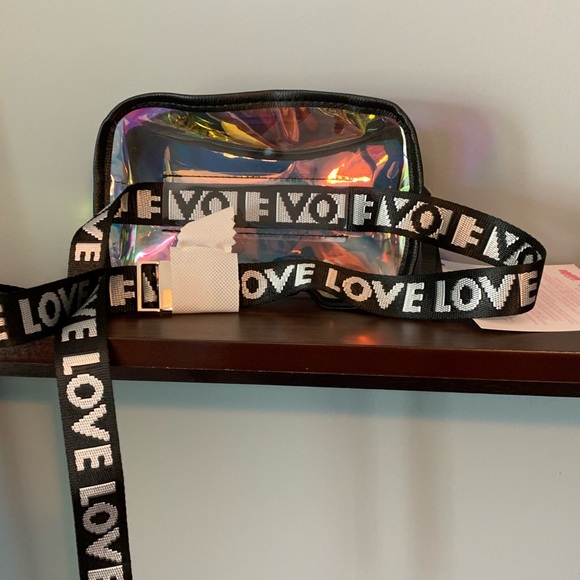 3/$20 ✨ Iridescent waist bag - Picture 3 of 6